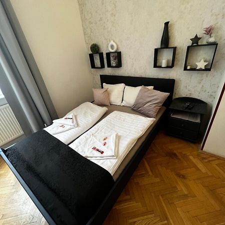Spring Roses Downtown Boutique Hotel Budapest Extérieur photo