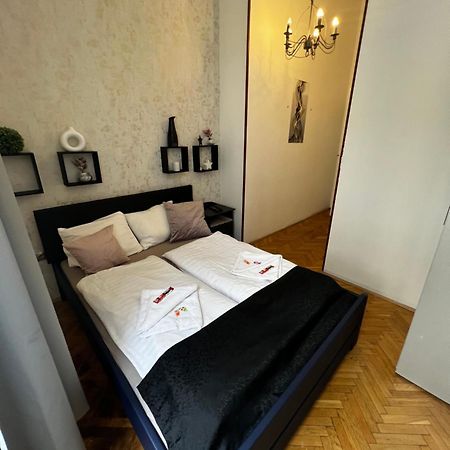 Spring Roses Downtown Boutique Hotel Budapest Extérieur photo