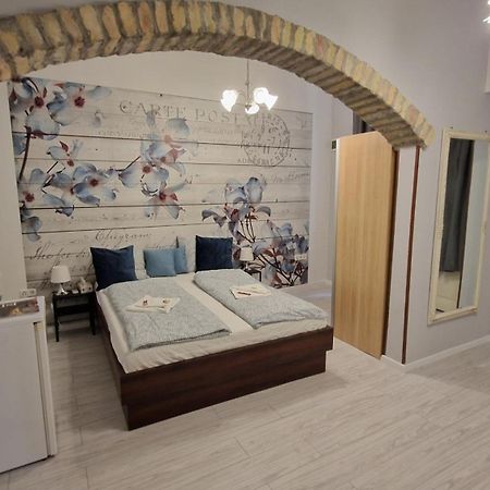Spring Roses Downtown Boutique Hotel Budapest Extérieur photo