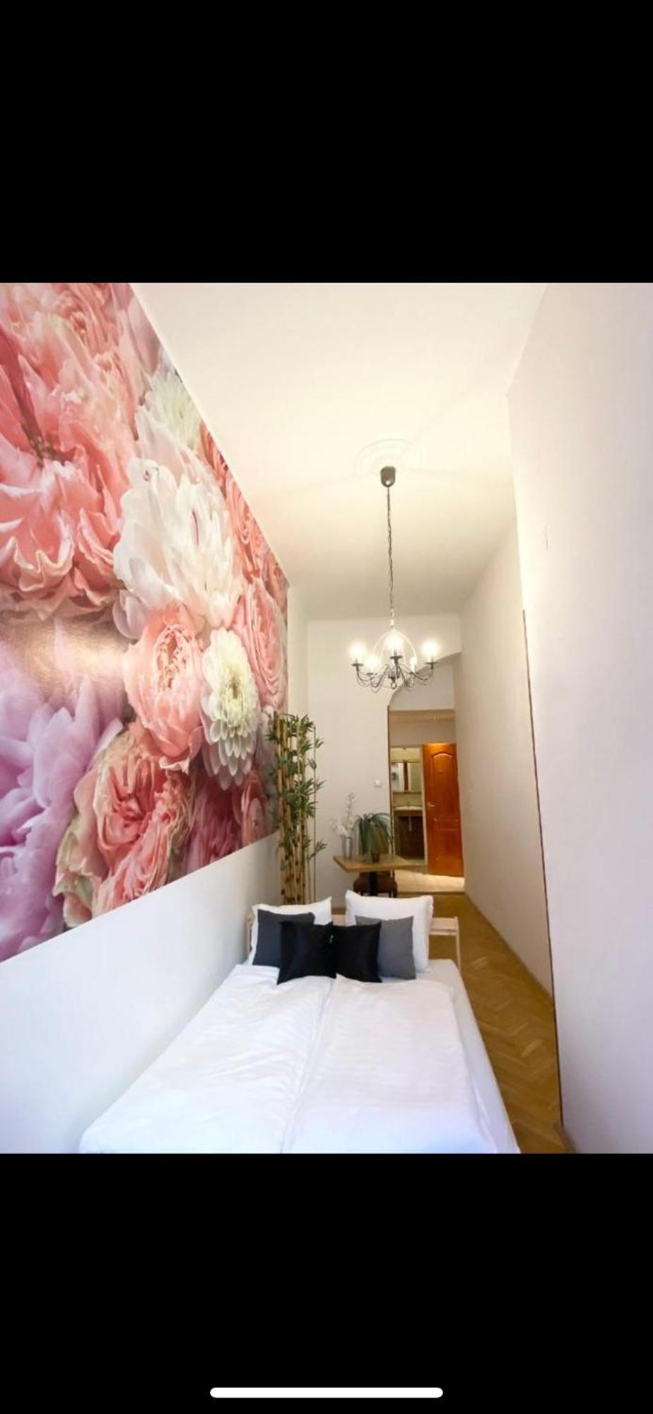 Spring Roses Downtown Boutique Hotel Budapest Extérieur photo
