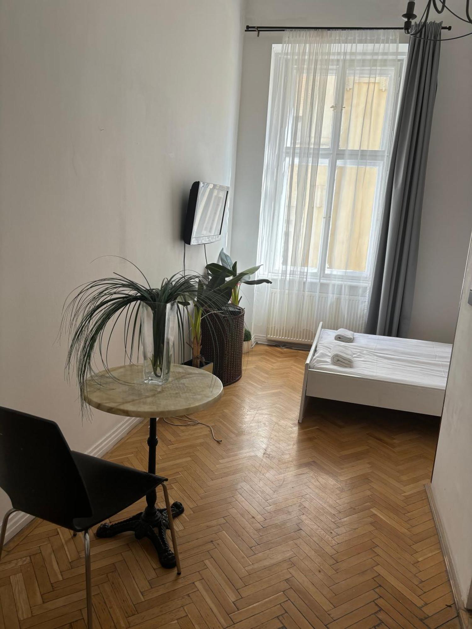 Spring Roses Downtown Boutique Hotel Budapest Extérieur photo