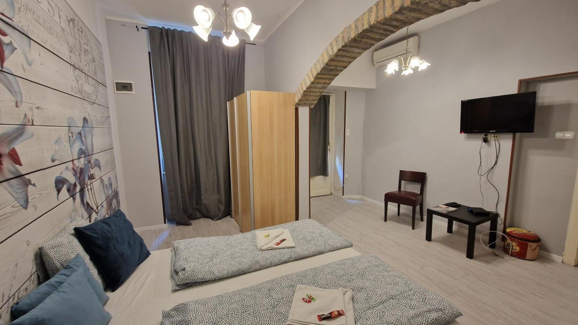 Spring Roses Downtown Boutique Hotel Budapest Extérieur photo